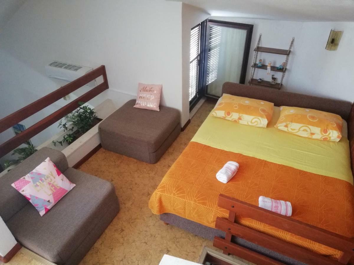 Vacation Home Mirjana Seget Vranjica Eksteriør bilde
